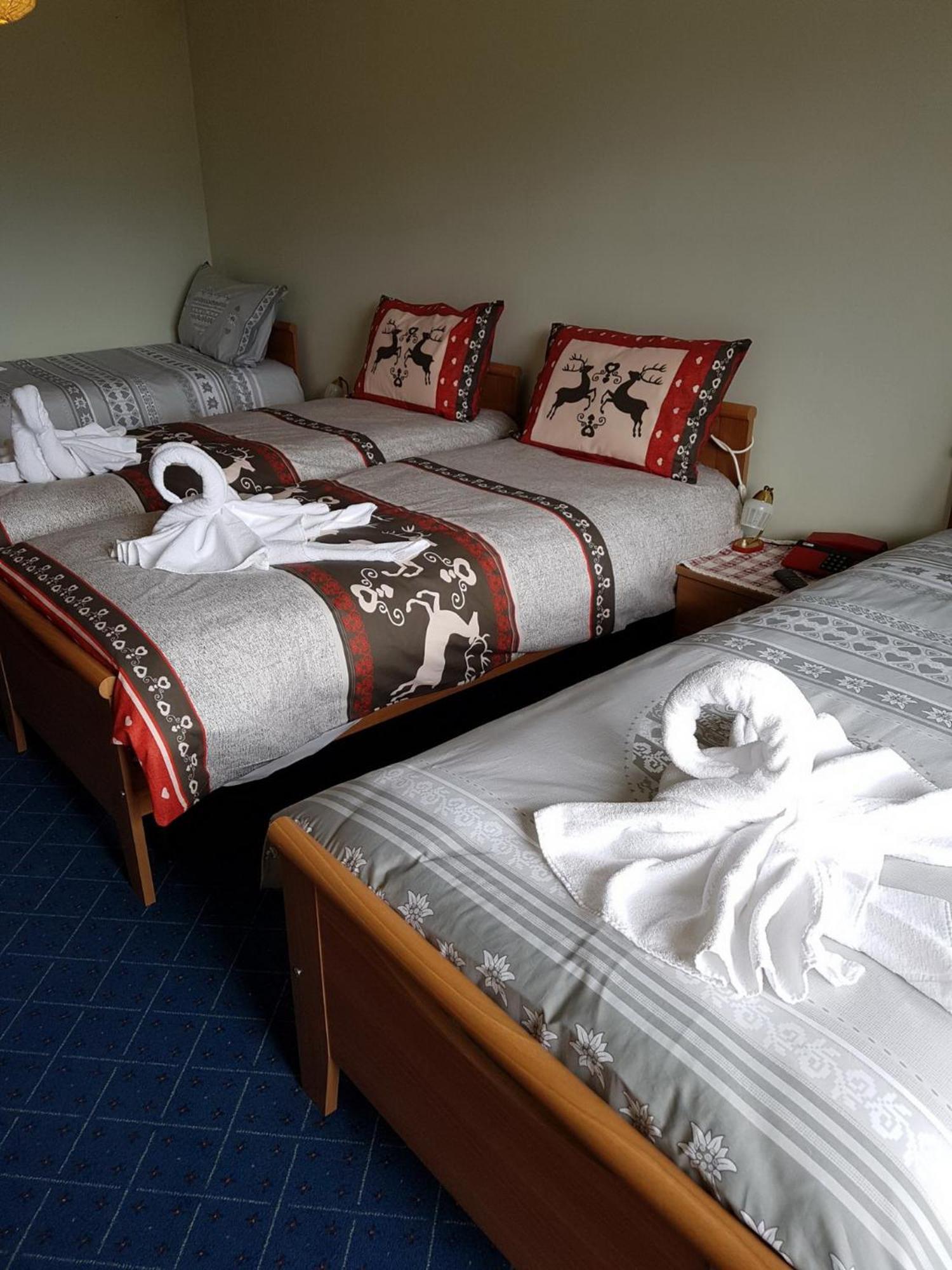 Albergo Posta Colle Santa Lucia Habitación foto